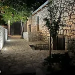 La Pietra Family Πανσιόν