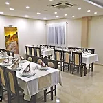 בית הארחה La Pietra Family