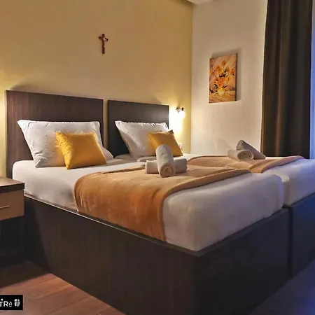 La Pietra Family Pensión