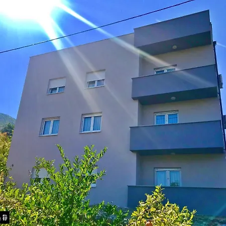 Guest house La Pietra Family