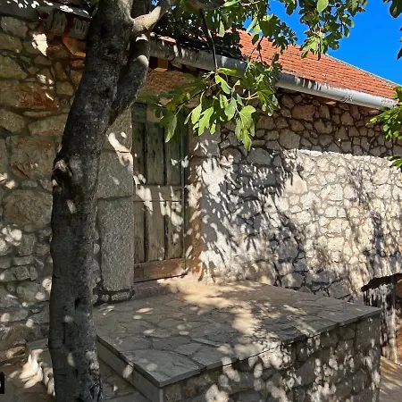 La Pietra Family Guest house 3*