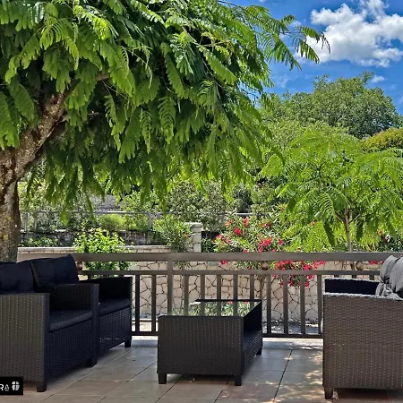 La Pietra Family Guest house
