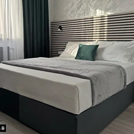 La Pietra Family Maison d'hôtes 3*