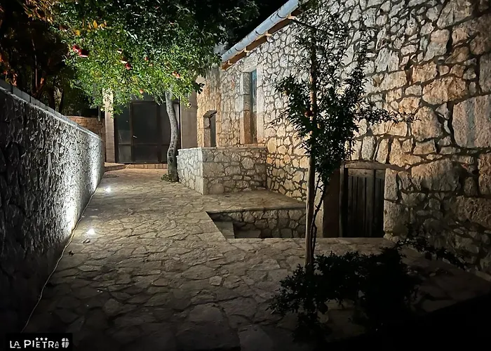 La Pietra Family Maison d'hôtes